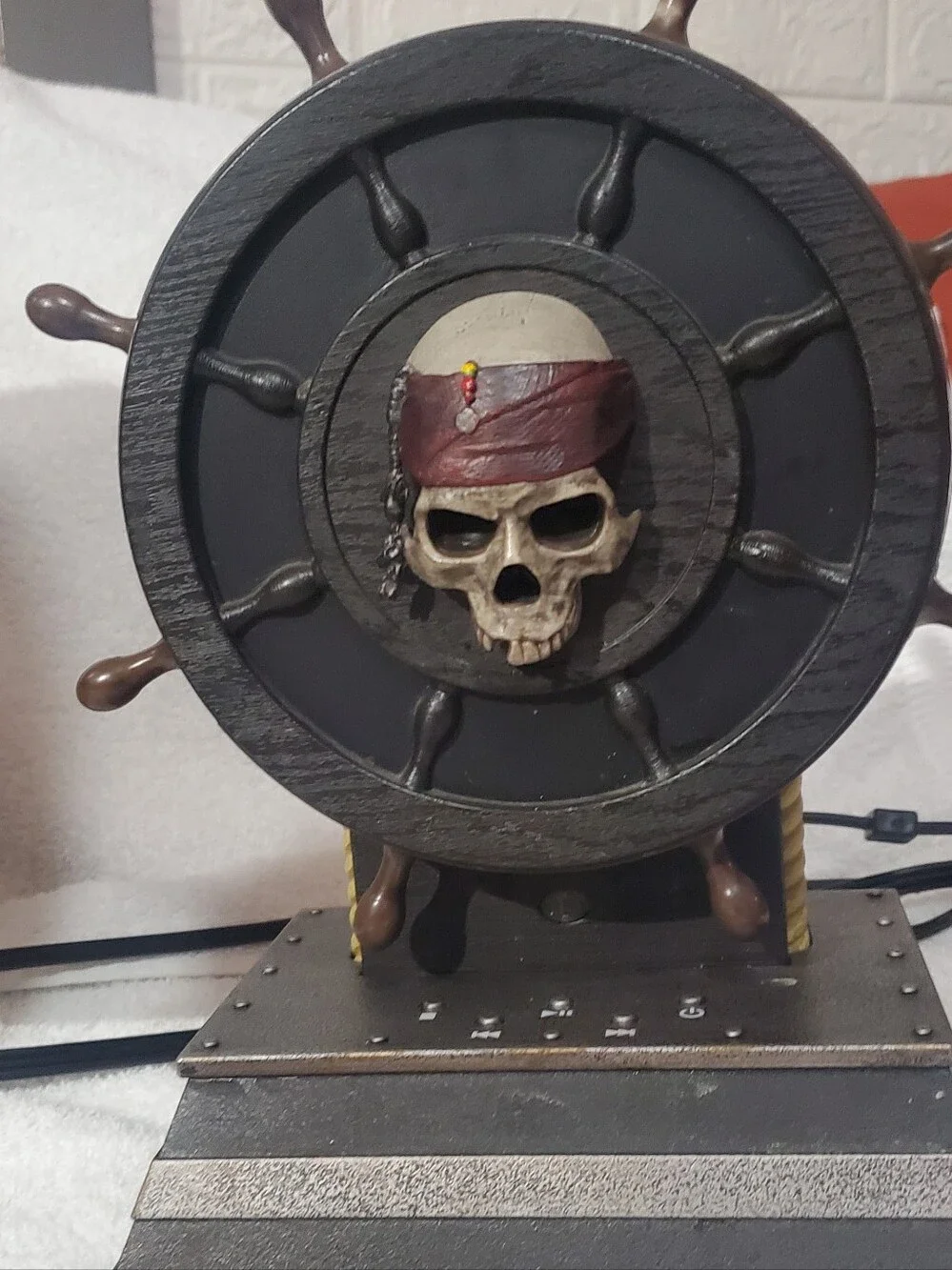 Pirates of the caribbean Tv,Dvd And Remote Everything Works